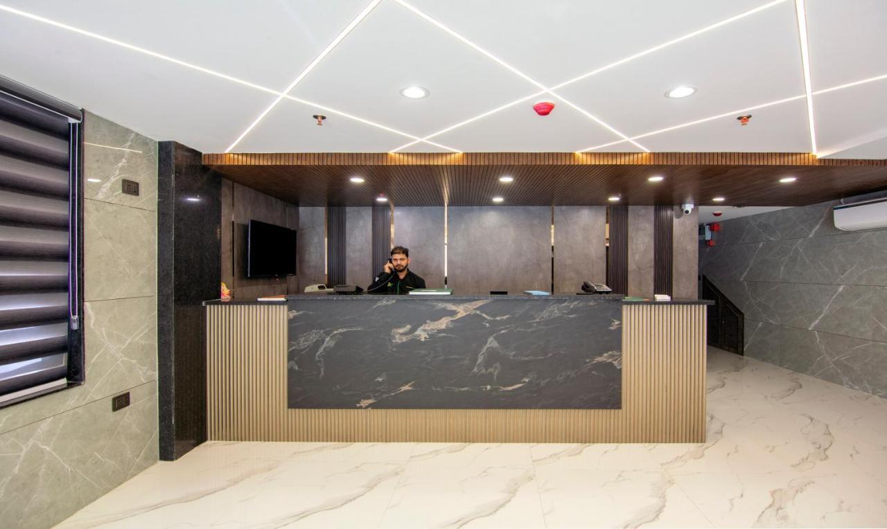 Treebo Royal Comfort New Delhi Buitenkant foto