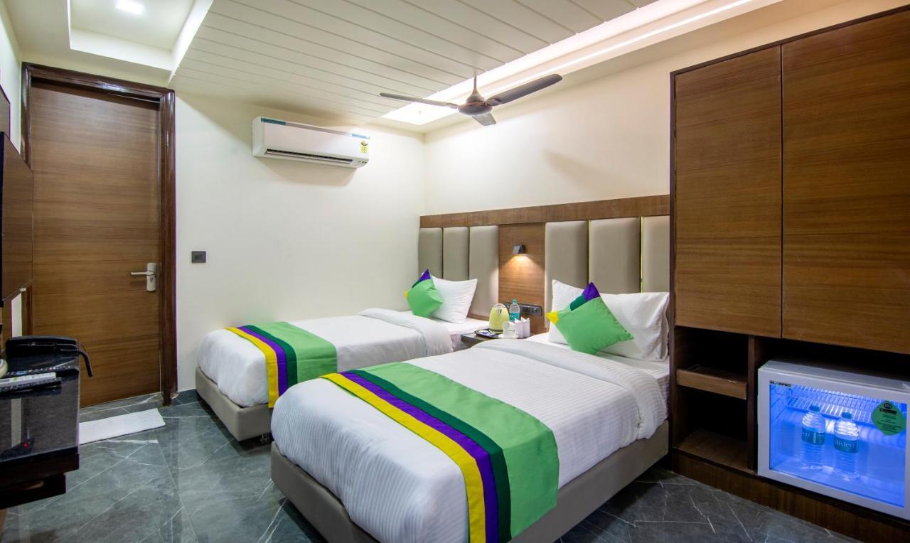 Treebo Royal Comfort New Delhi Buitenkant foto